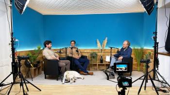 Thibault et Amaury enregistrent le podcast dans les studios de Brainworking avec François Keller